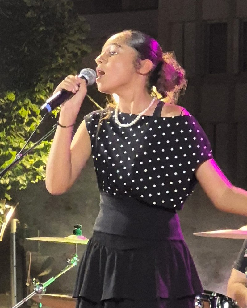 Ambre Koufi en concert